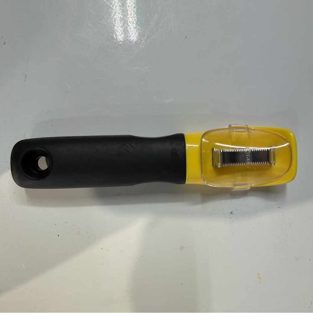 OXO Yellow and Black Corn Peeler